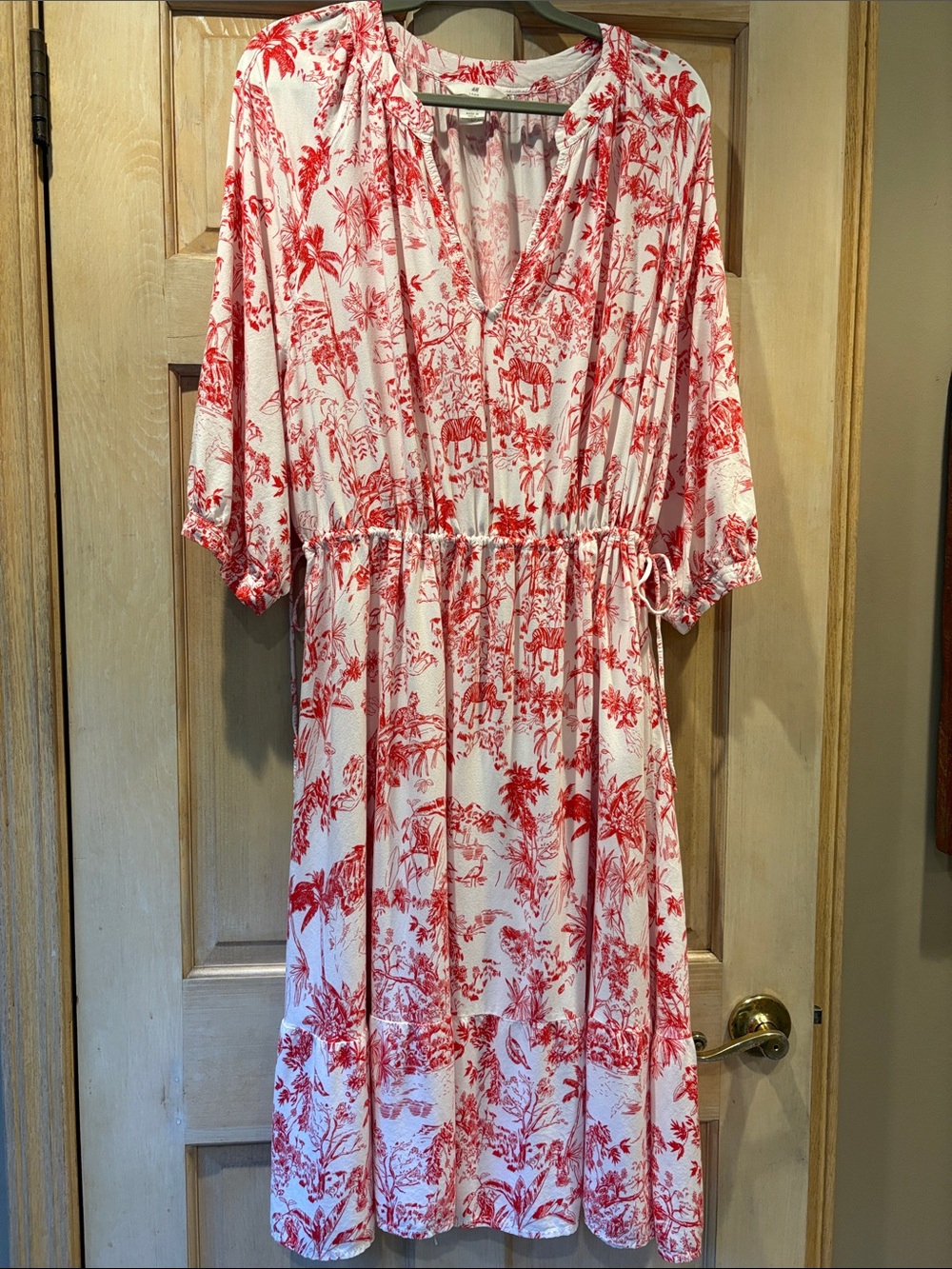 H&M White and Red Jungle Toile Print Dress XXL